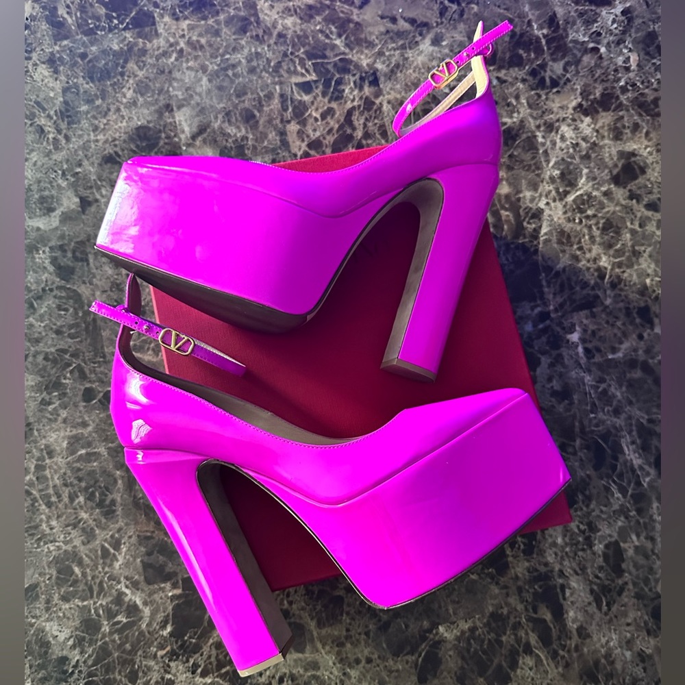 VALENTINO Rockstud Tan-Go Ankle Strap Platform Heel Pump - Picture 4 of 11
